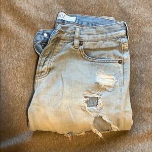 Distressed BF jeans